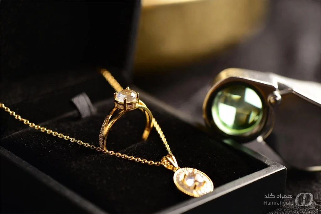 تصویر شاخص: نرکیب آلیاژ طلای 18 عیار: راهنمای کامل برای انتخاب و خرید جواهرات