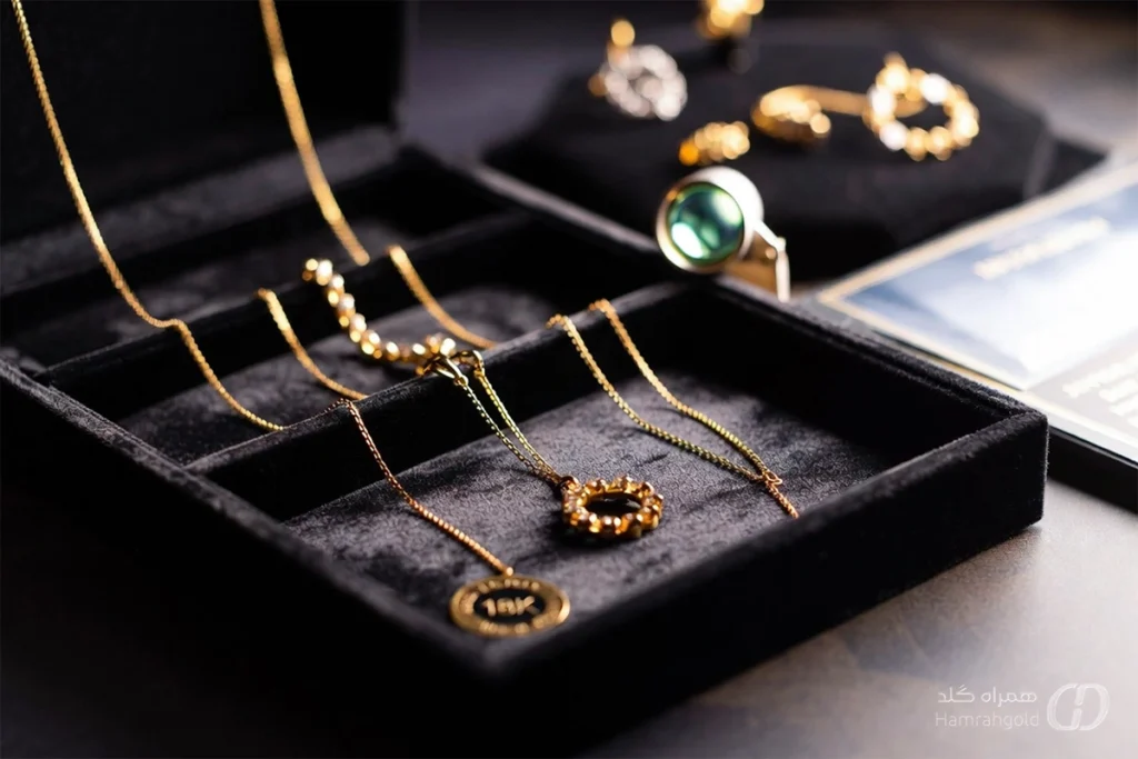 تصویر شاخص: راهنمای جامع سرمایه‌گذاری و خرید مصنوعات طلا: از طلای بدون اجرت تا استعلام کد طلا